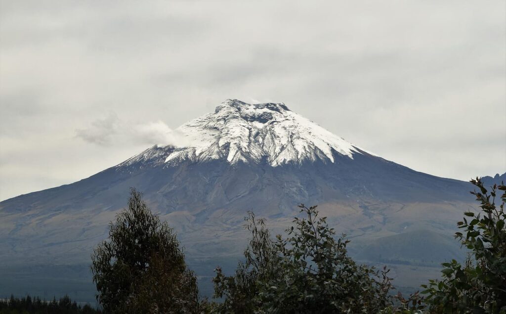 volcan cotopaxi ecuador